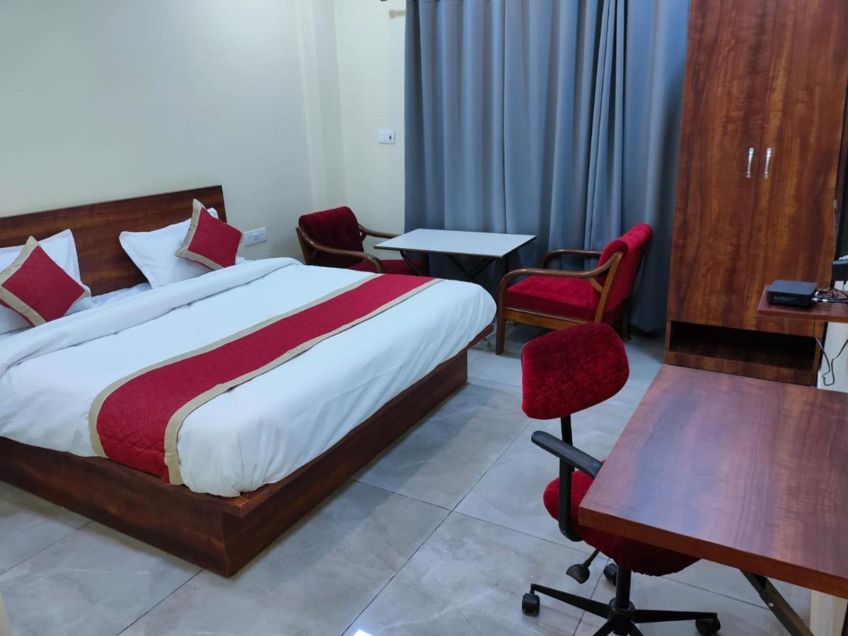 Hotel Manorama Inn Lucknow Ngoại thất bức ảnh