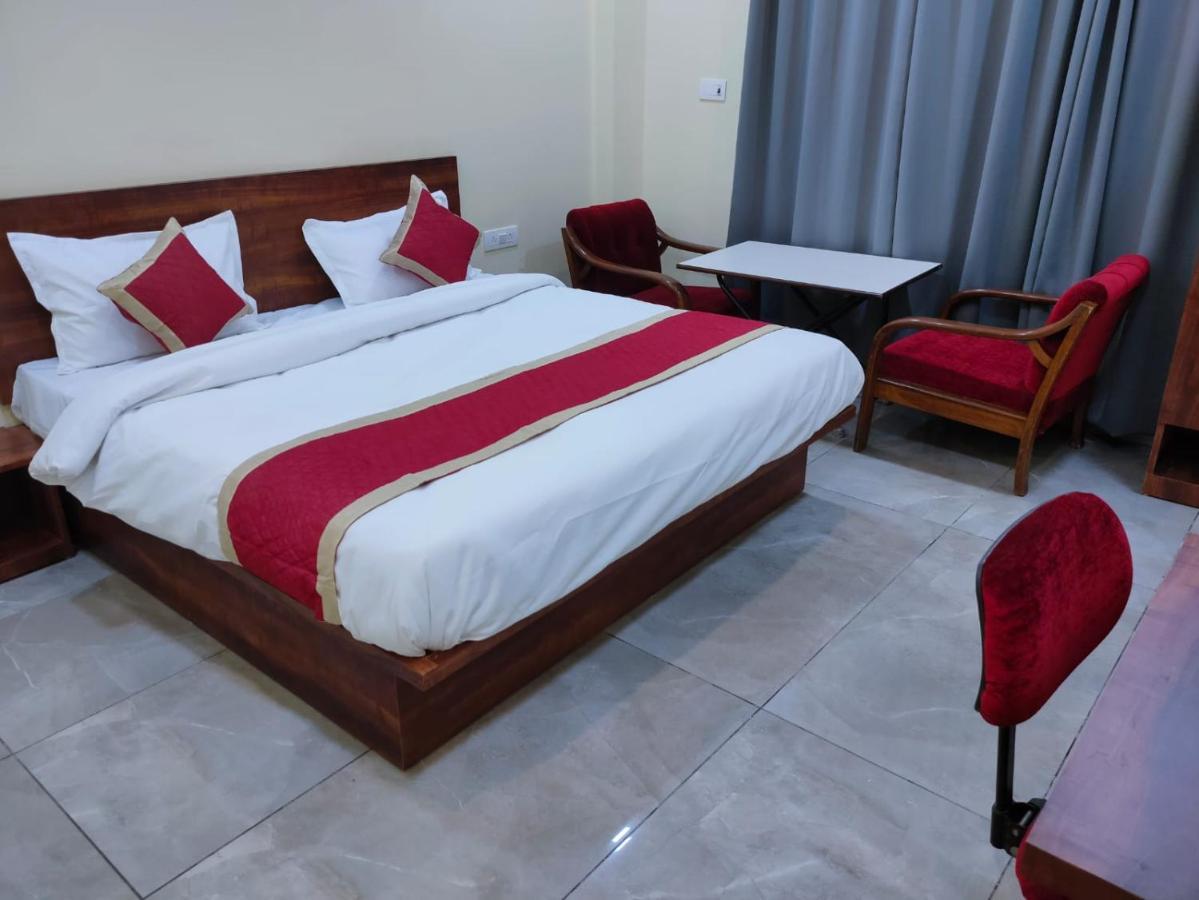 Hotel Manorama Inn Lucknow Ngoại thất bức ảnh